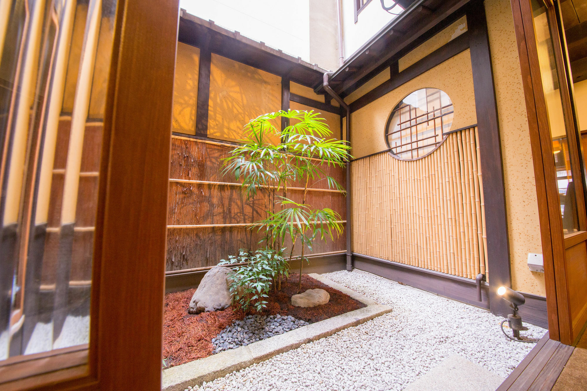 Le Machiya Rokkaku Suite Киото Екстериор снимка